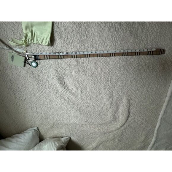 NWT Burberry Vintage Check Leather belt, Size US 75.